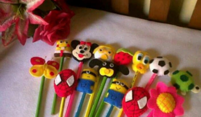 Pensil hias karakter